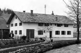 Schl Gerätehaus.jpg